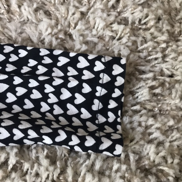 J Crew Black and White Heart Patterned Women's Top - Picture 6 of 6